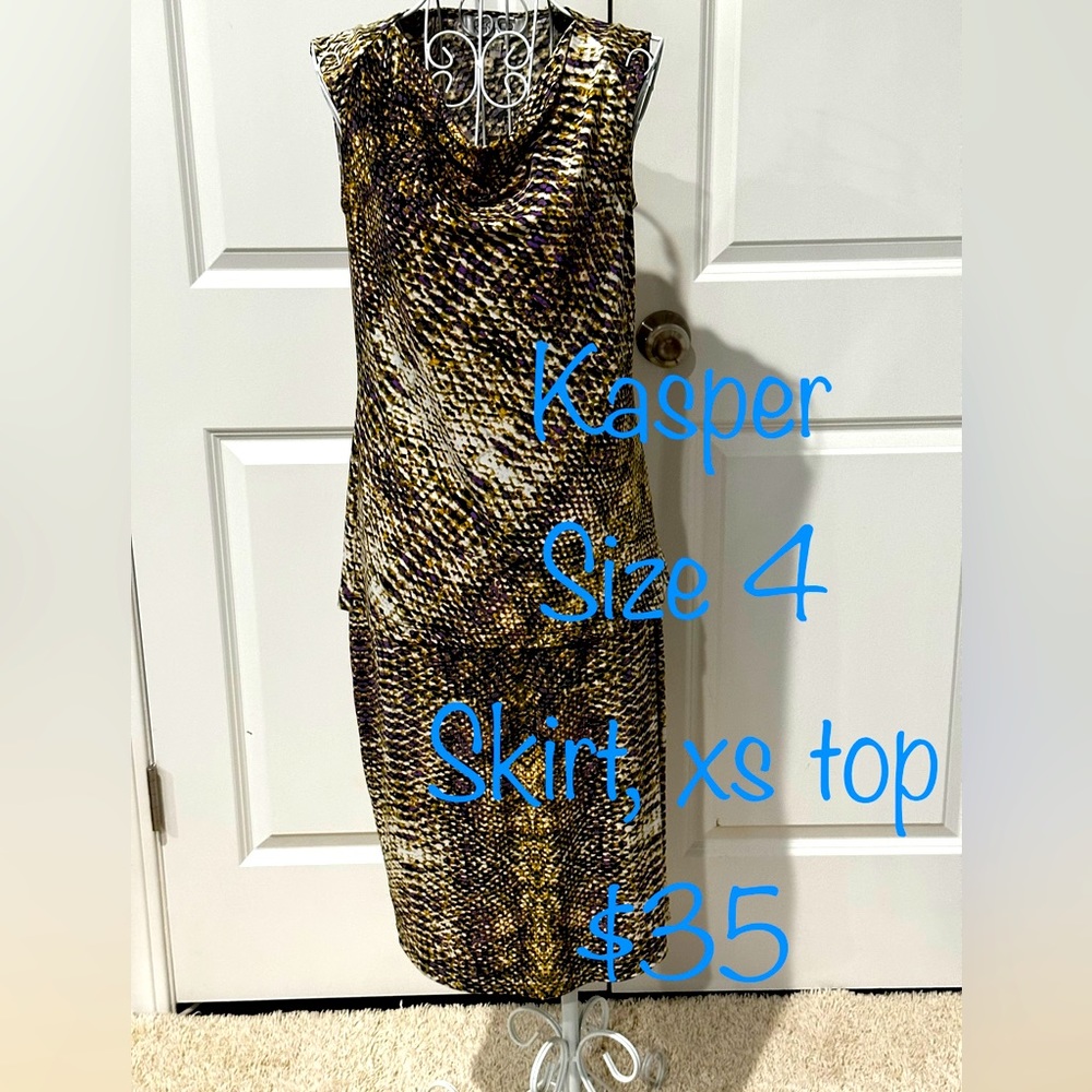 Kasper snake skin skirt set size 4